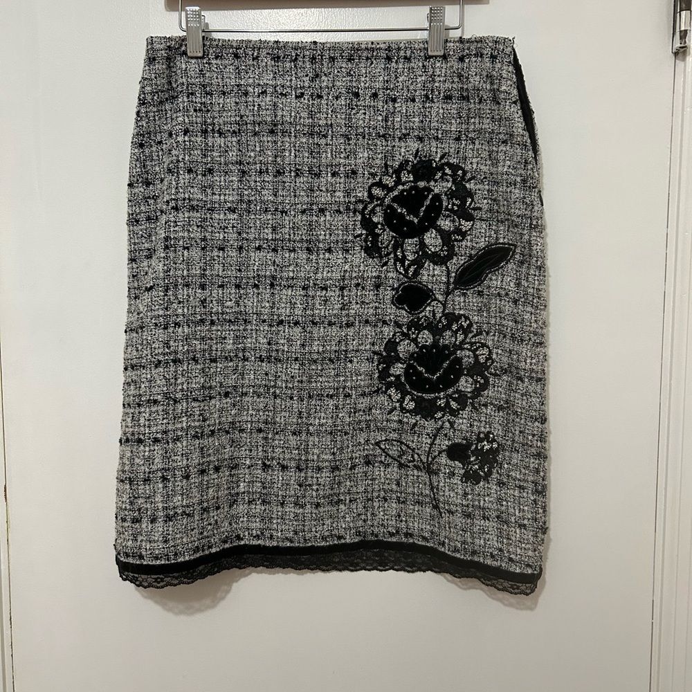 Josephine Chaus Black and Gray Floral Pencil Skirt size 8
